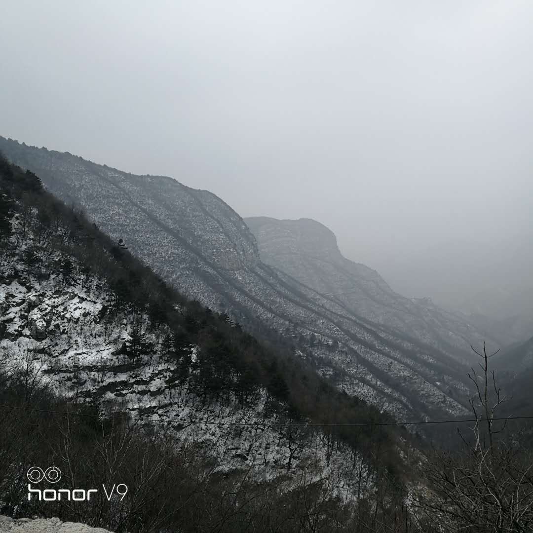 焦作市眾光耐酸瓷業(yè)有限公司開工前先去登登山，而且還是雪山